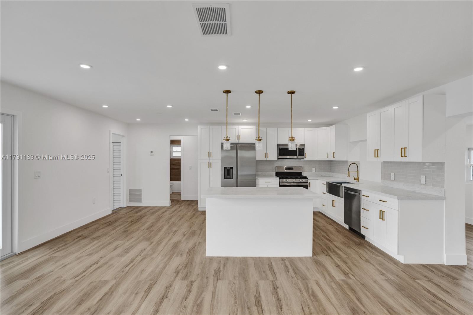 11711 NW 32nd Mnr, Sunrise, Florida image 9