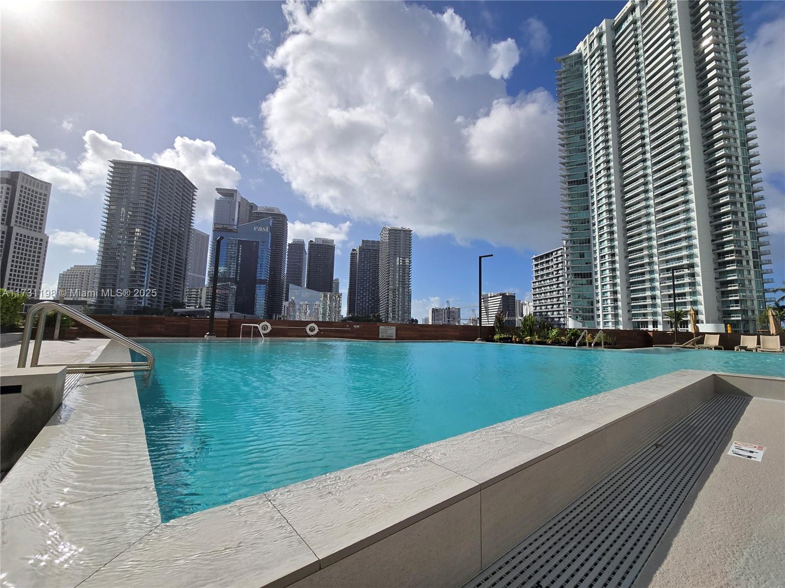 350 S Miami Ave #2109, Miami FL 33130