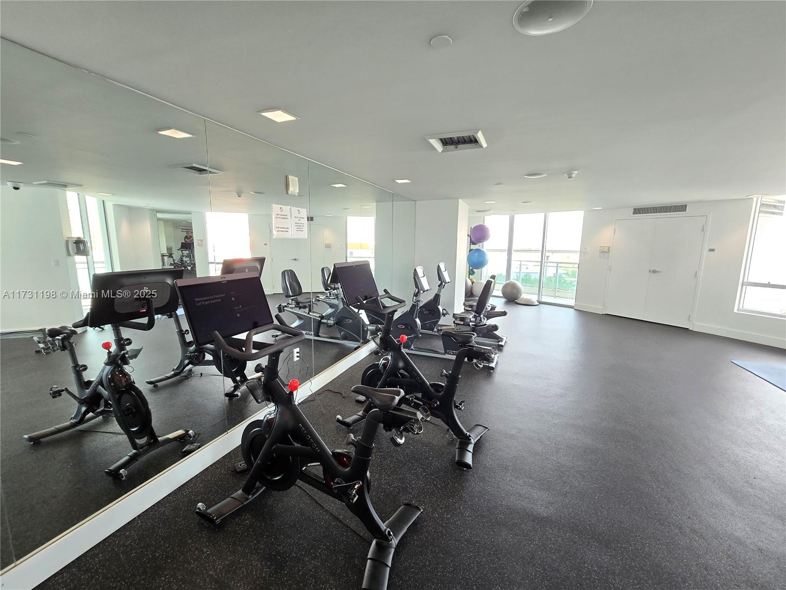 350 S Miami Ave #2109, Miami FL 33130
