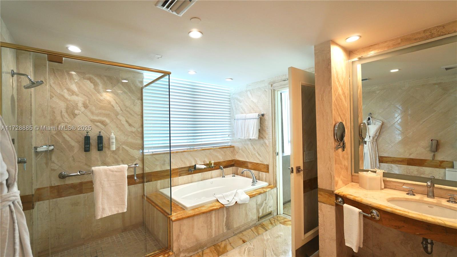 101 Ocean Dr #611, Miami Beach, Florida image 17