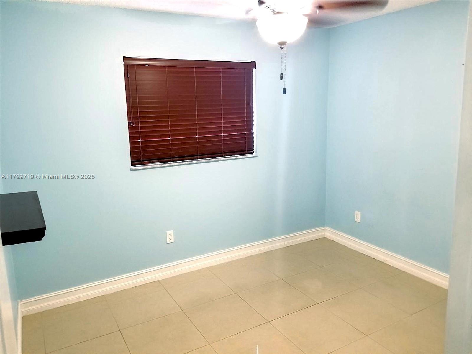 2744 W 74th Ter, Hialeah, Florida image 7