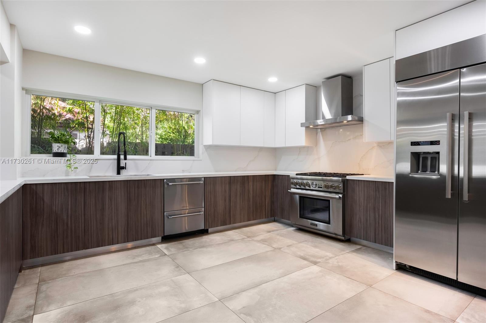 3940 Braganza Ave, Coconut Grove, Florida image 11