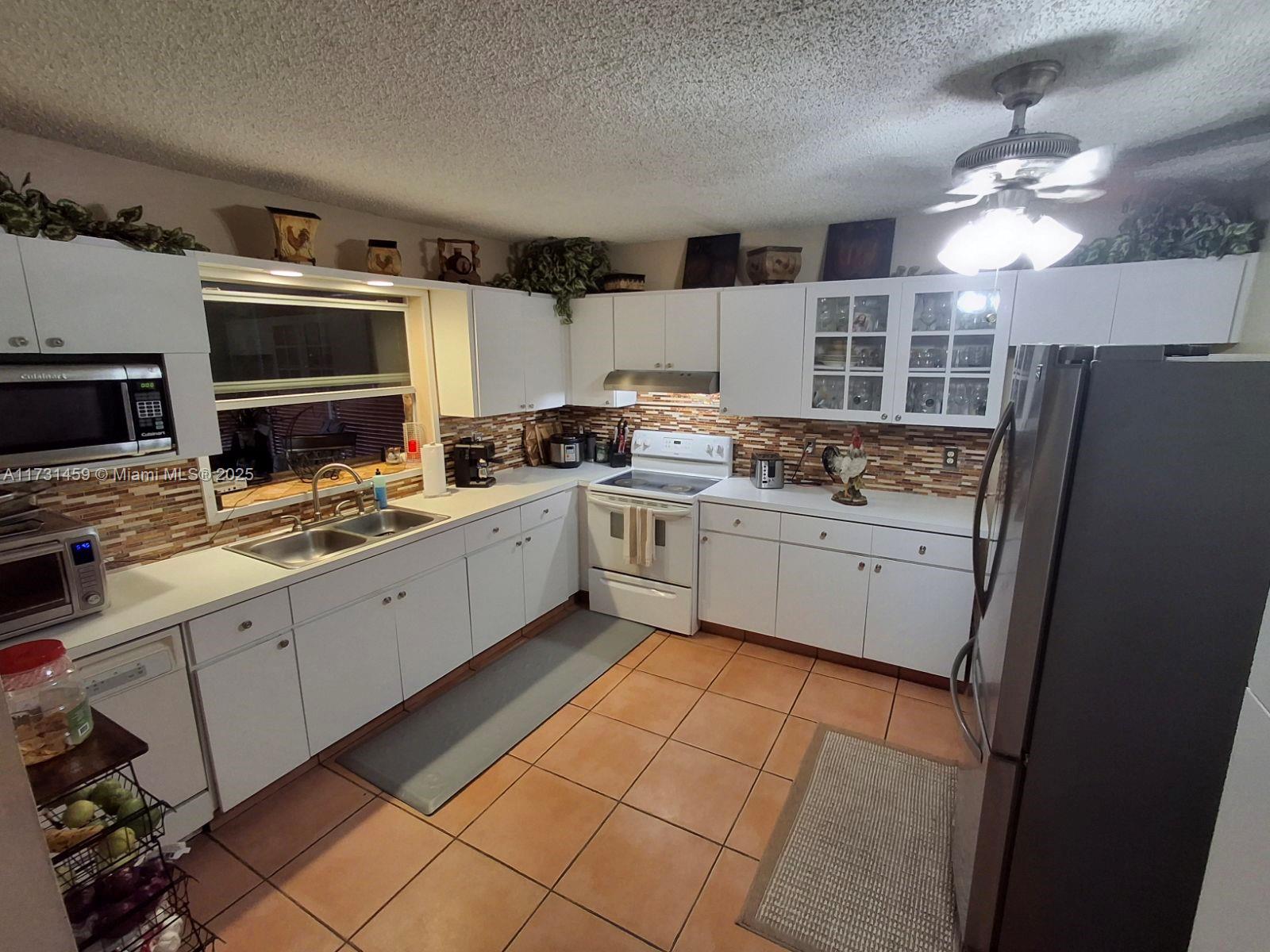 730 E 12th Pl, Hialeah, Florida image 3