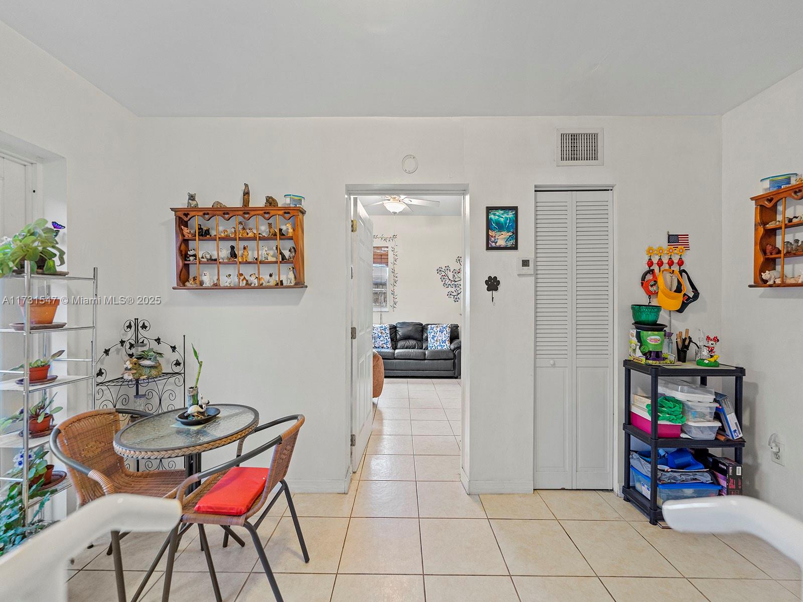 555 E 48th St, Hialeah, Florida image 20