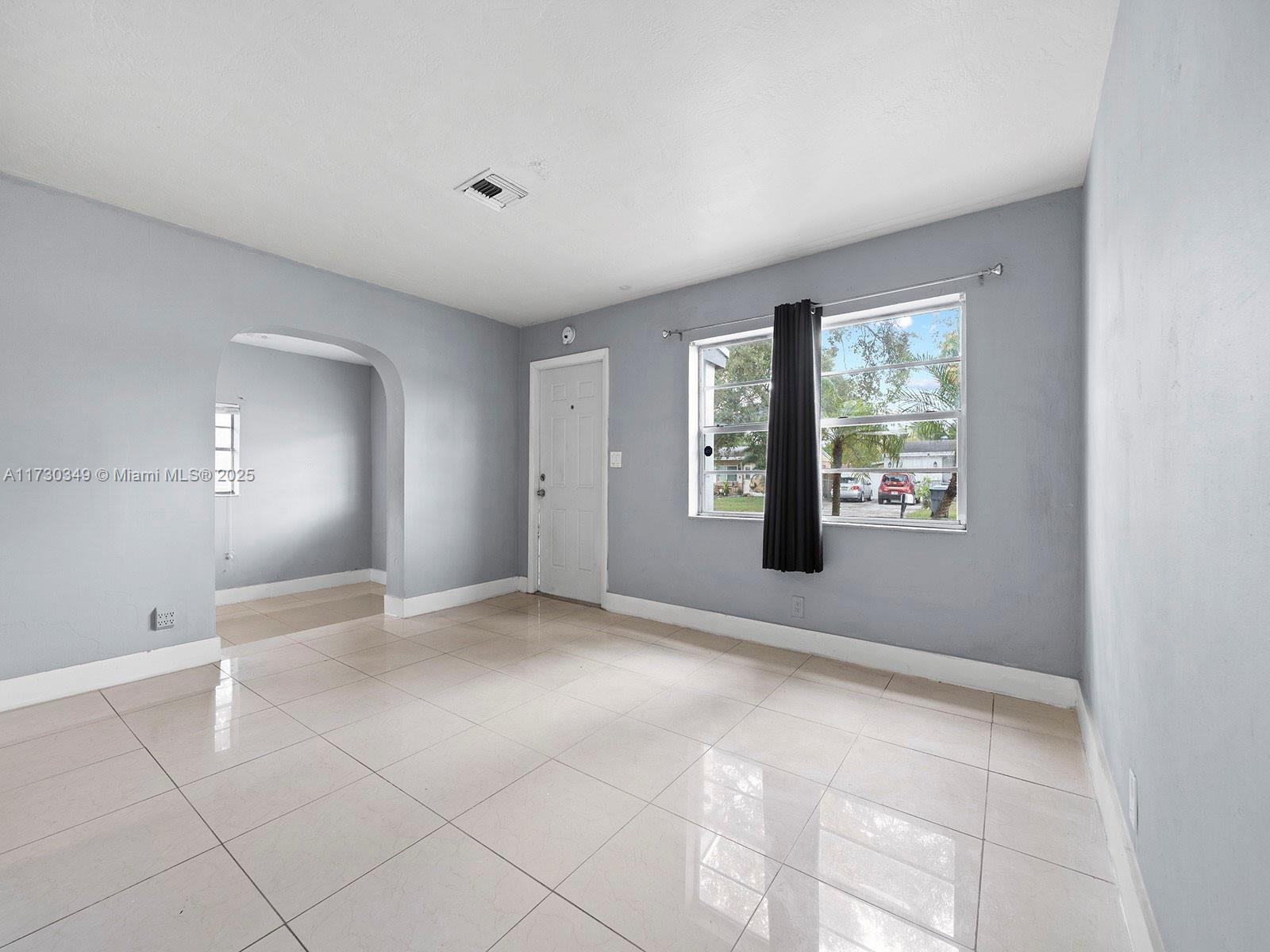 6316 Grant St, Hollywood, Florida image 11