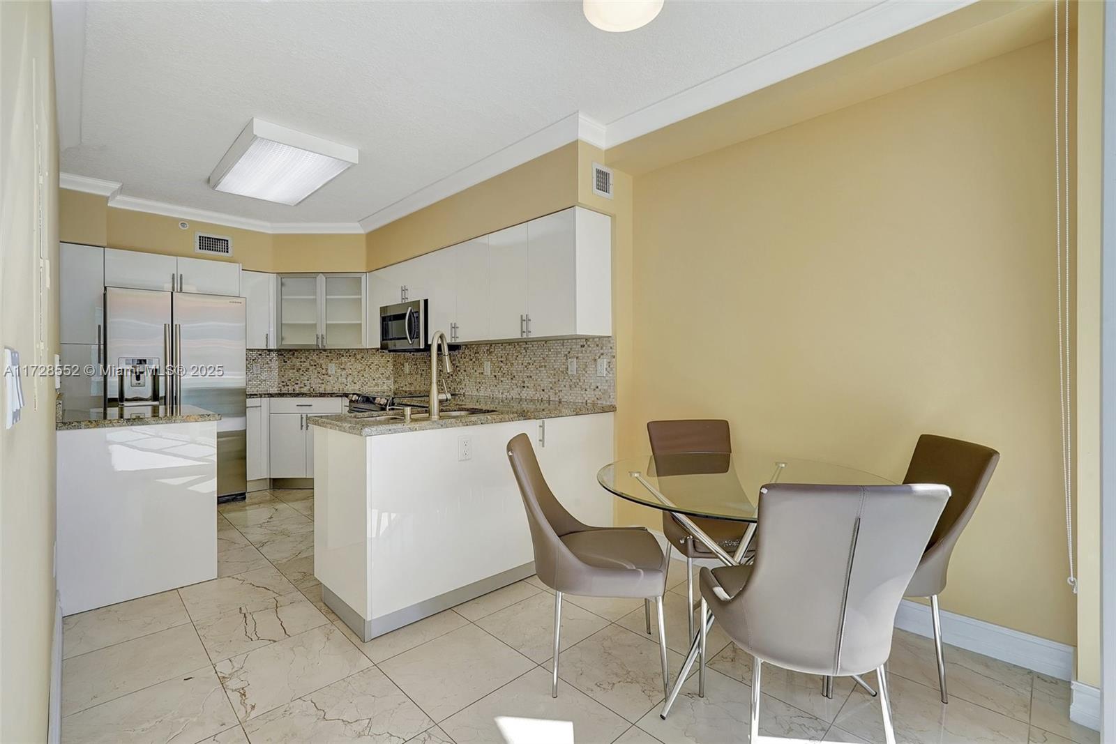 3370 Hidden Bay Dr #910, Aventura, Florida image 13