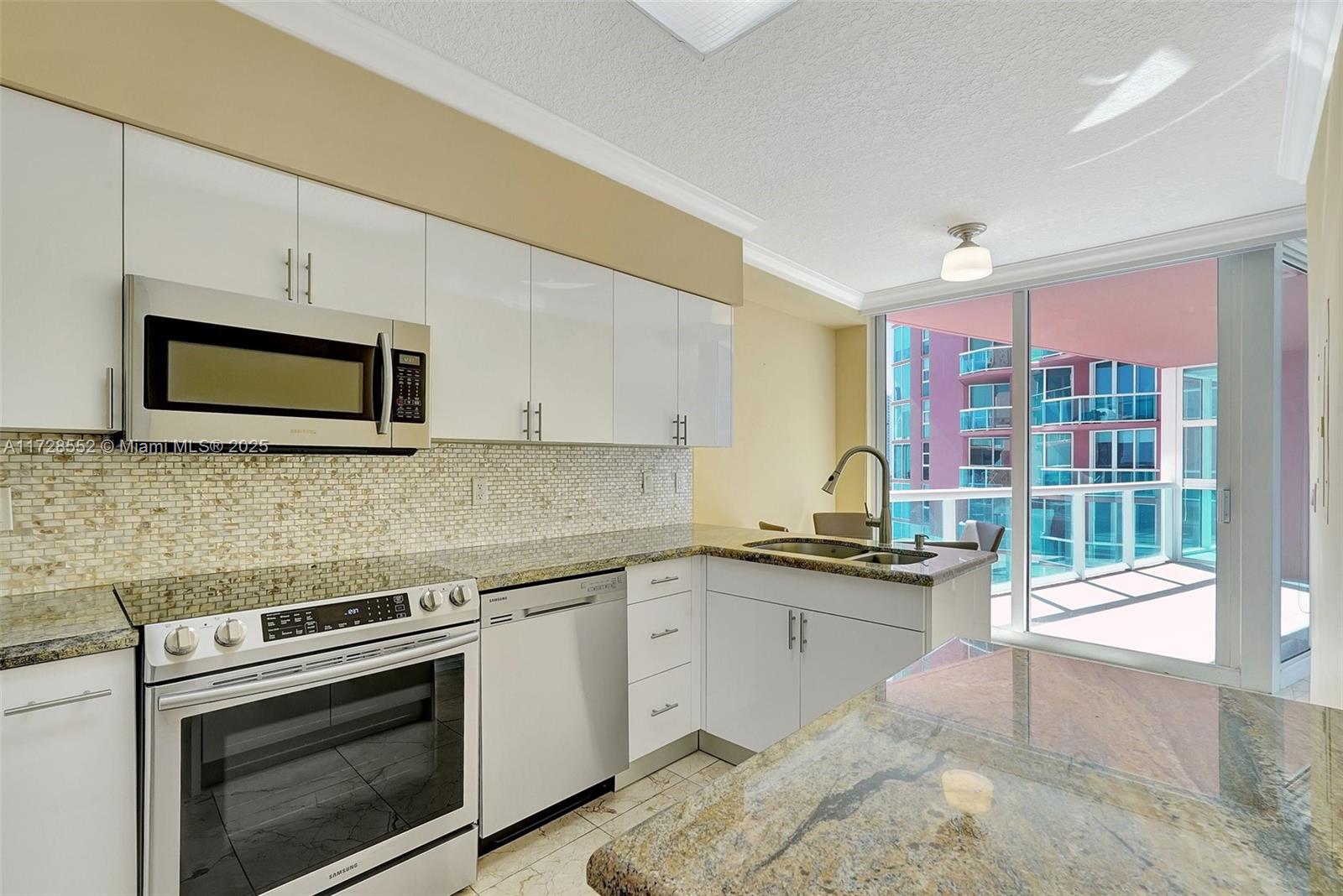 3370 Hidden Bay Dr #910, Aventura, Florida image 14