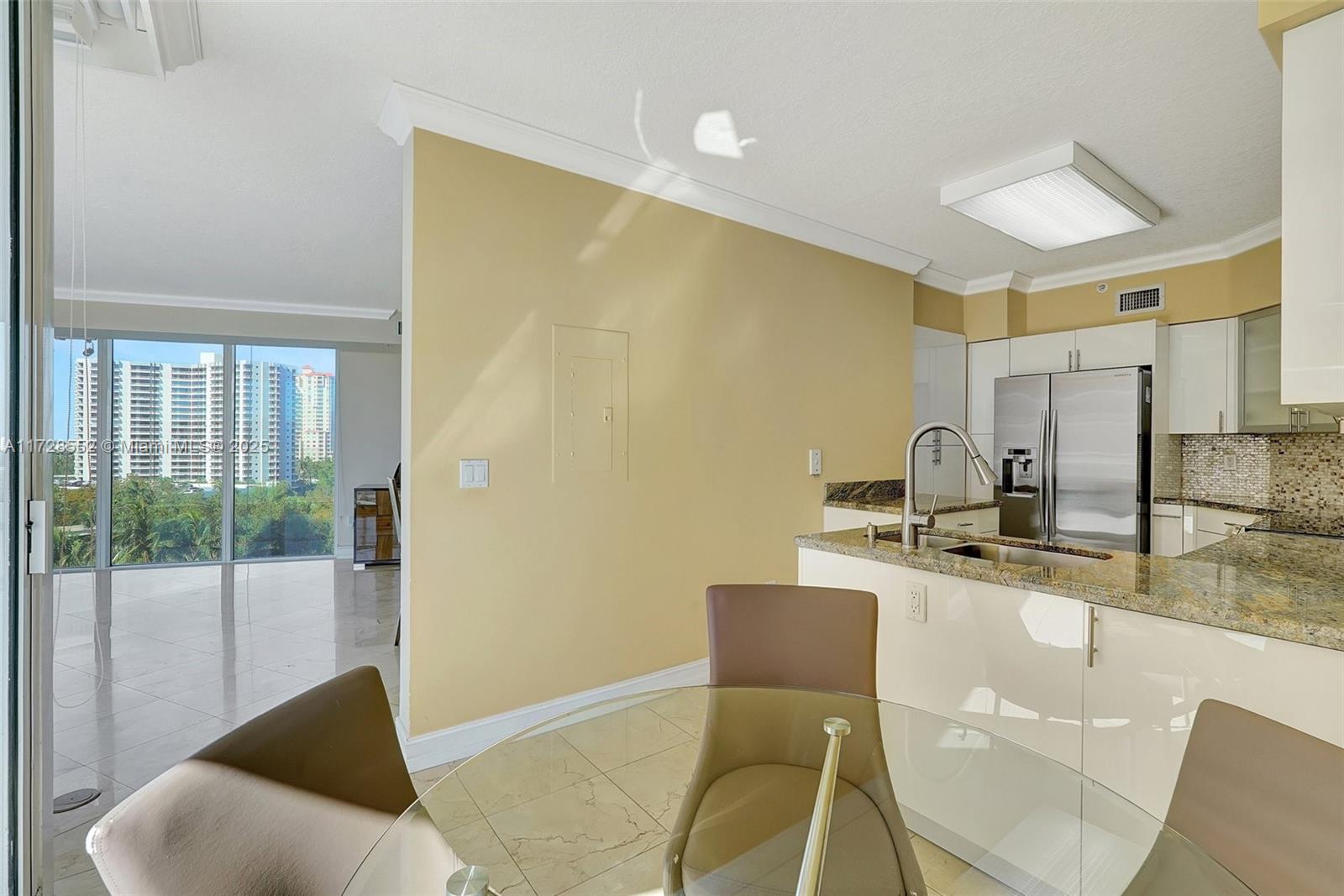 3370 Hidden Bay Dr #910, Aventura, Florida image 17