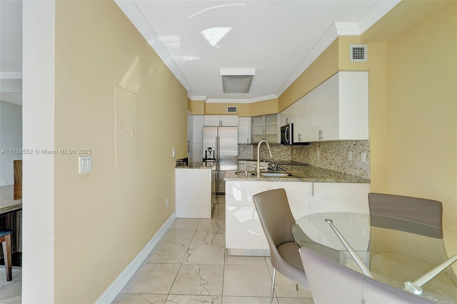 3370 Hidden Bay Dr #910, Aventura, Florida image 19