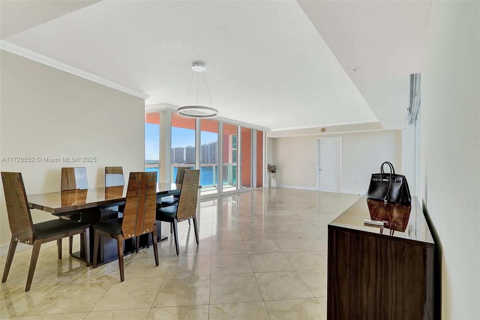 3370 Hidden Bay Dr #910, Aventura, Florida image 3