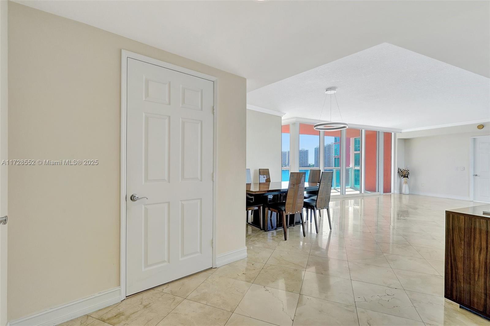 3370 Hidden Bay Dr #910, Aventura, Florida image 8