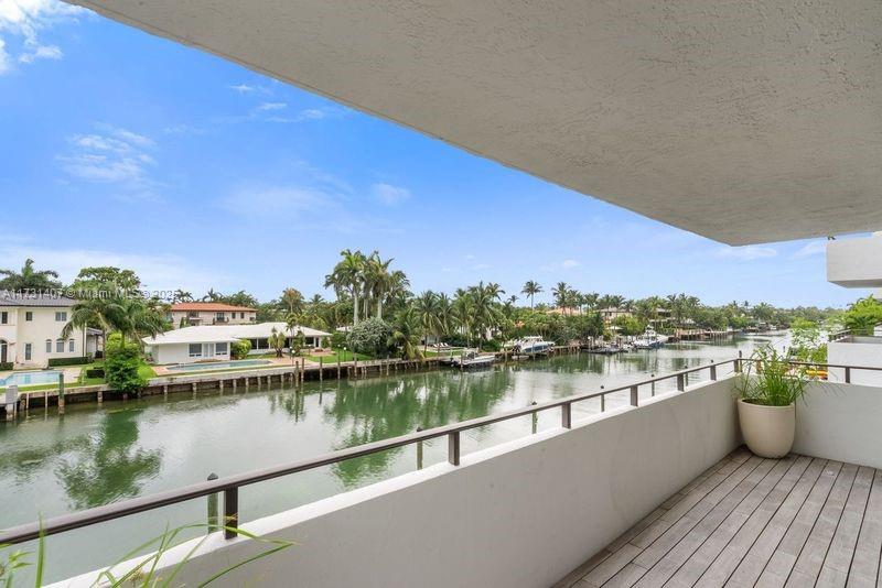 9660 W Bay Harbor Dr #3B, Bay Harbor Islands, Florida image 2