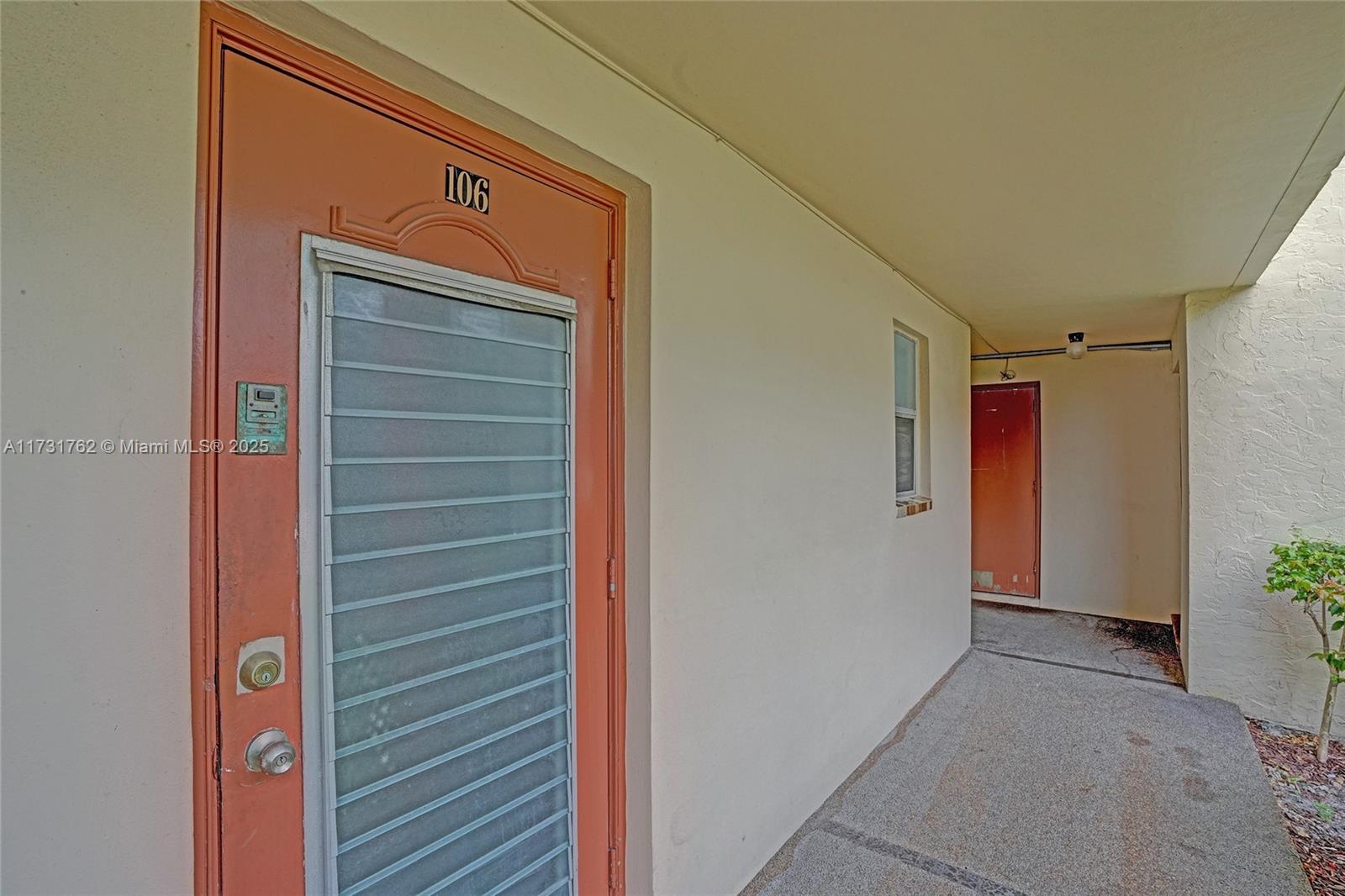 2850 W Sunrise Lakes Dr #106, Sunrise, Florida image 2