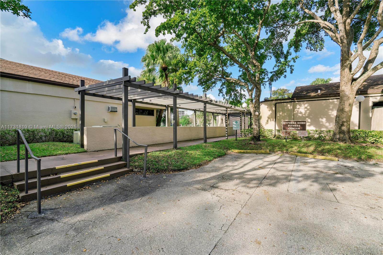 2200 S Cypress Bend Dr #406, Pompano Beach, Florida image 42