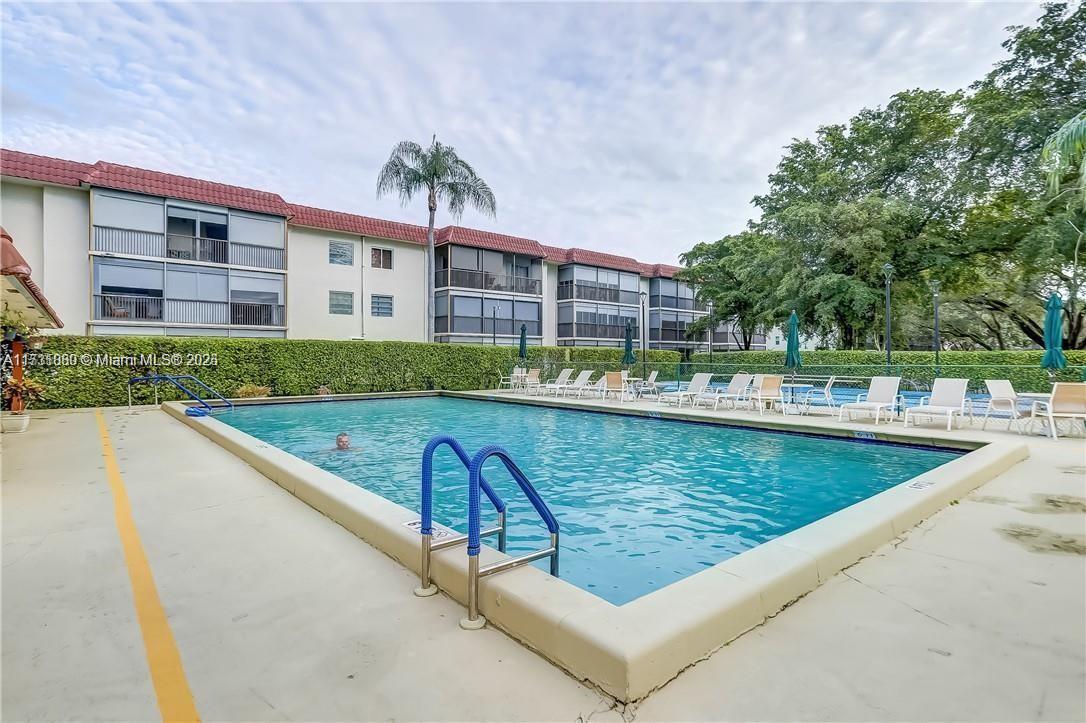 9520 S Hollybrook Lake Dr #205, Pembroke Pines, Florida image 16