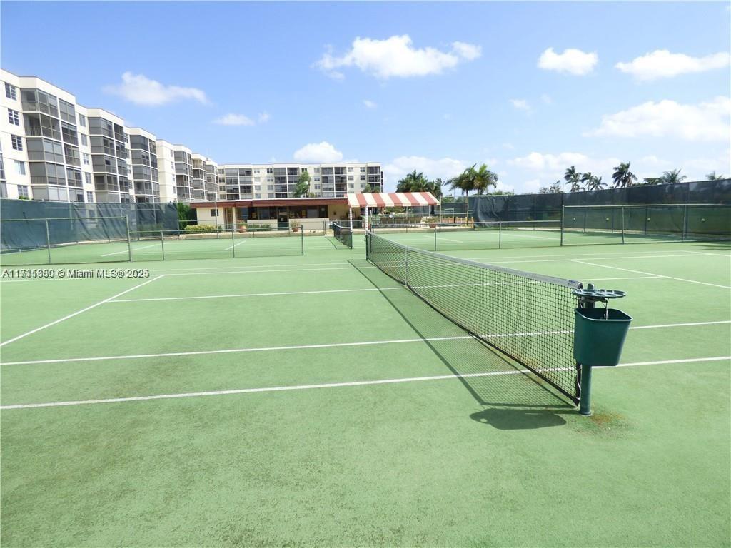 9520 S Hollybrook Lake Dr #205, Pembroke Pines, Florida image 19