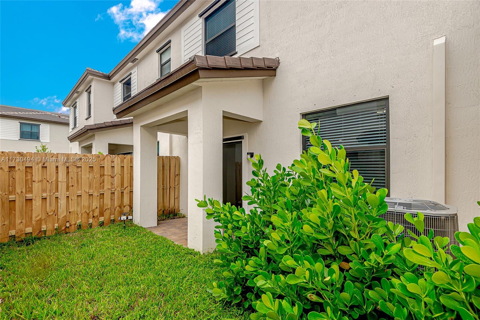 Residential, Pembroke Pines, Florida image 2