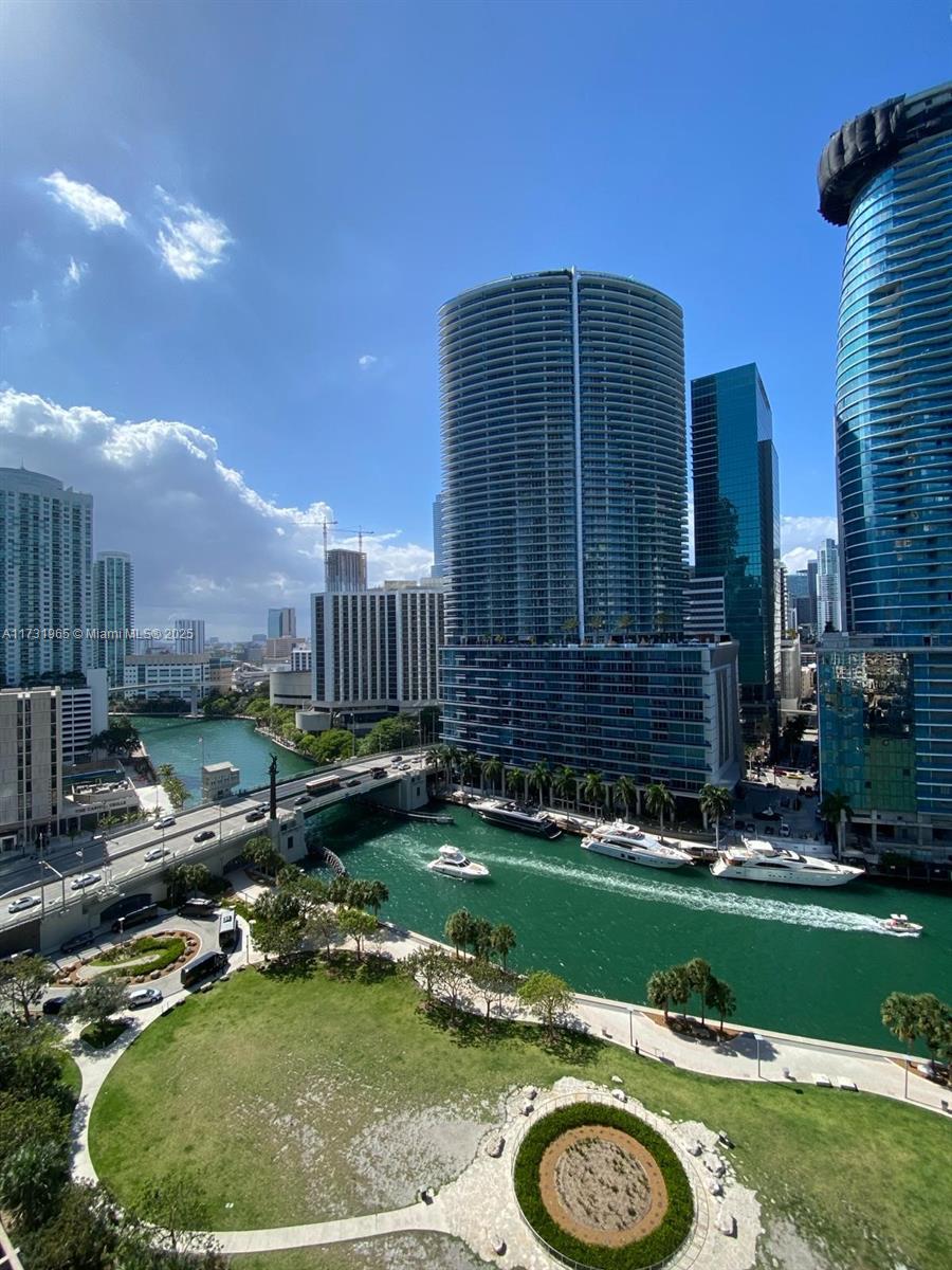 475 Brickell Ave #1710, Miami FL 33131