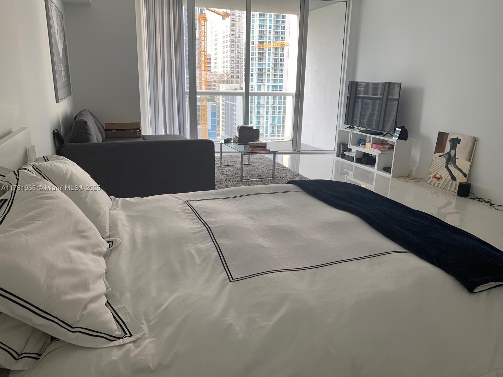 475 Brickell Ave #1710, Miami FL 33131