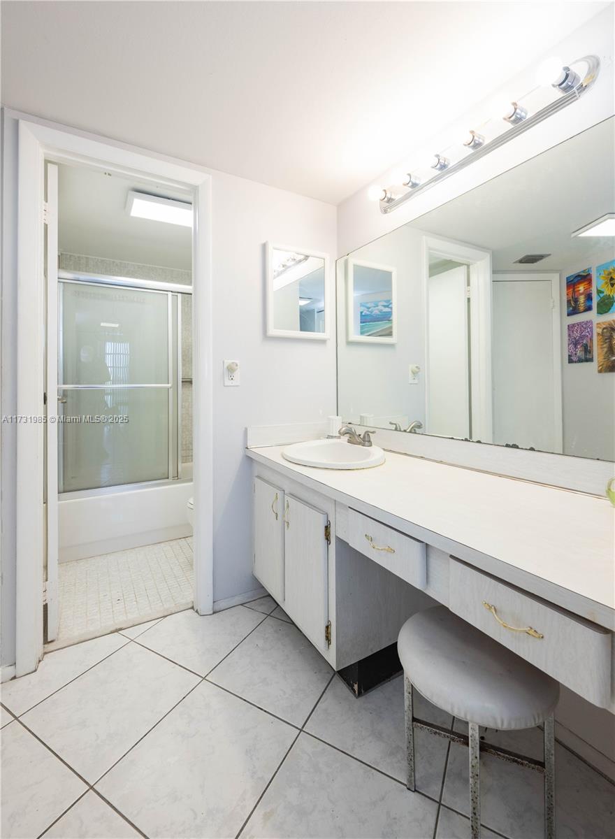 3301 N Country Club Dr #605, Aventura, Florida image 15