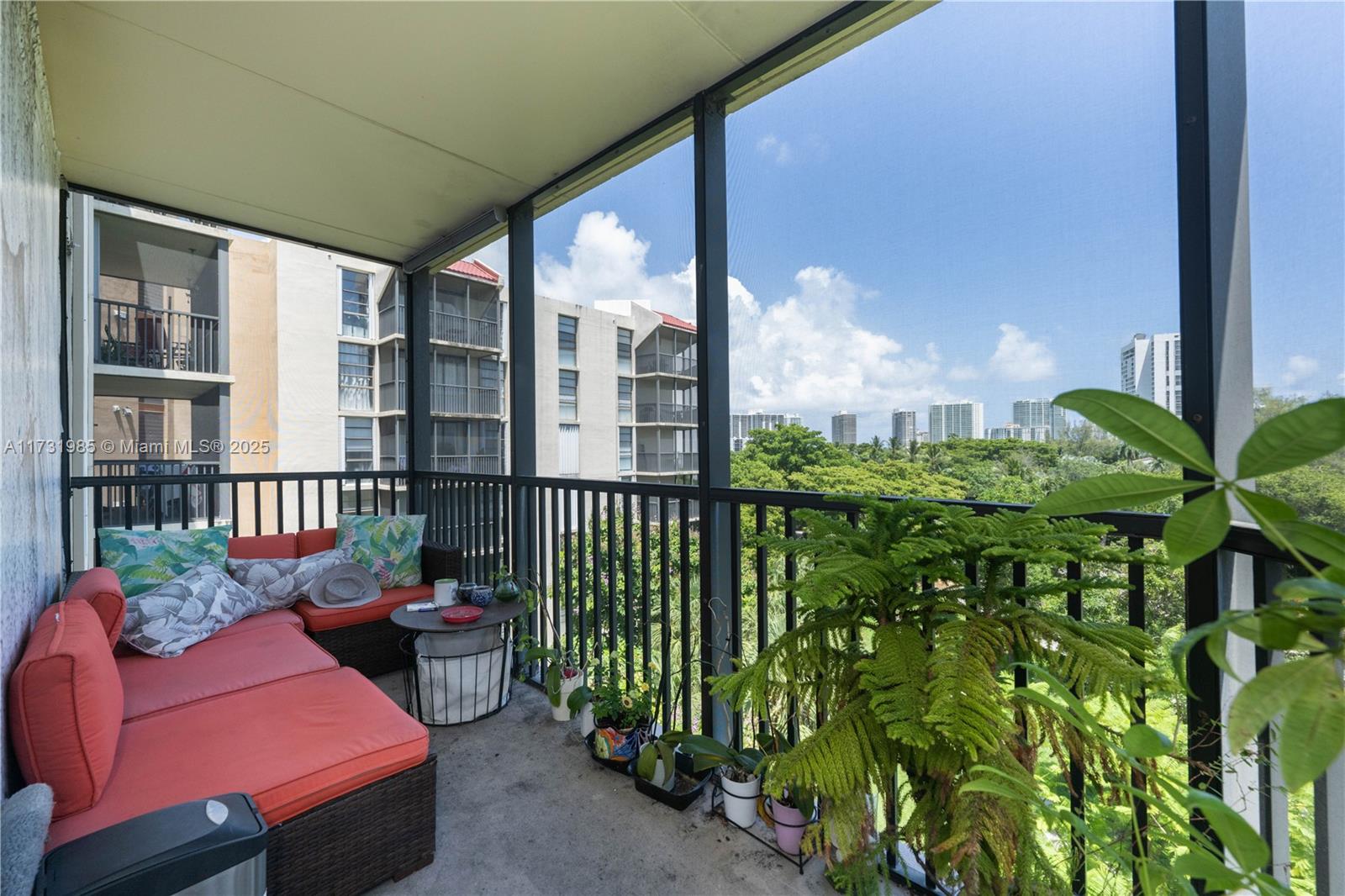 3301 N Country Club Dr #605, Aventura, Florida image 3