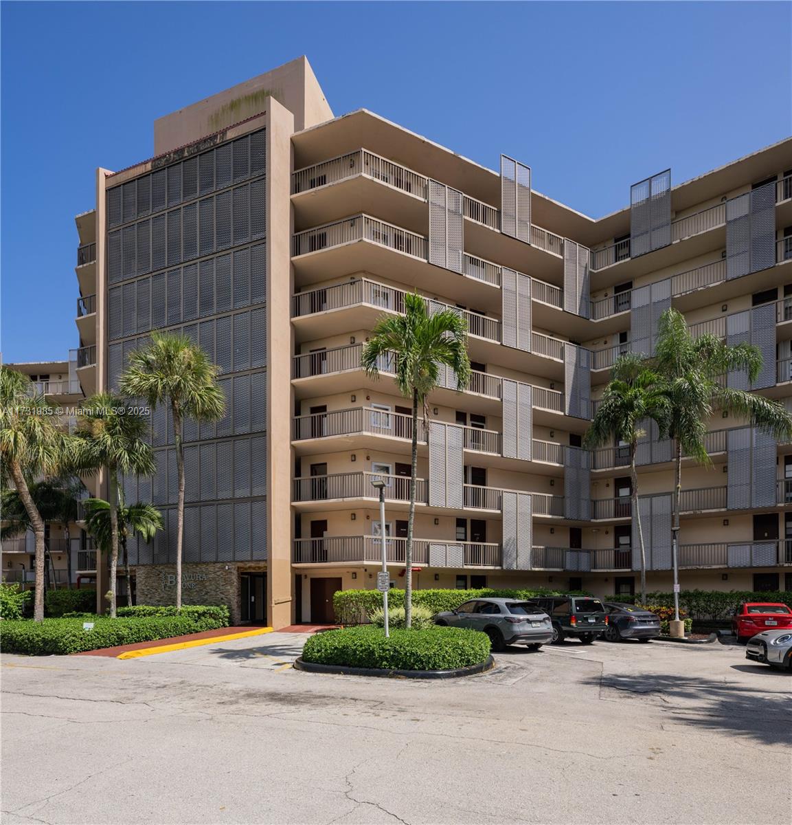 3301 N Country Club Dr #605, Aventura, Florida image 31