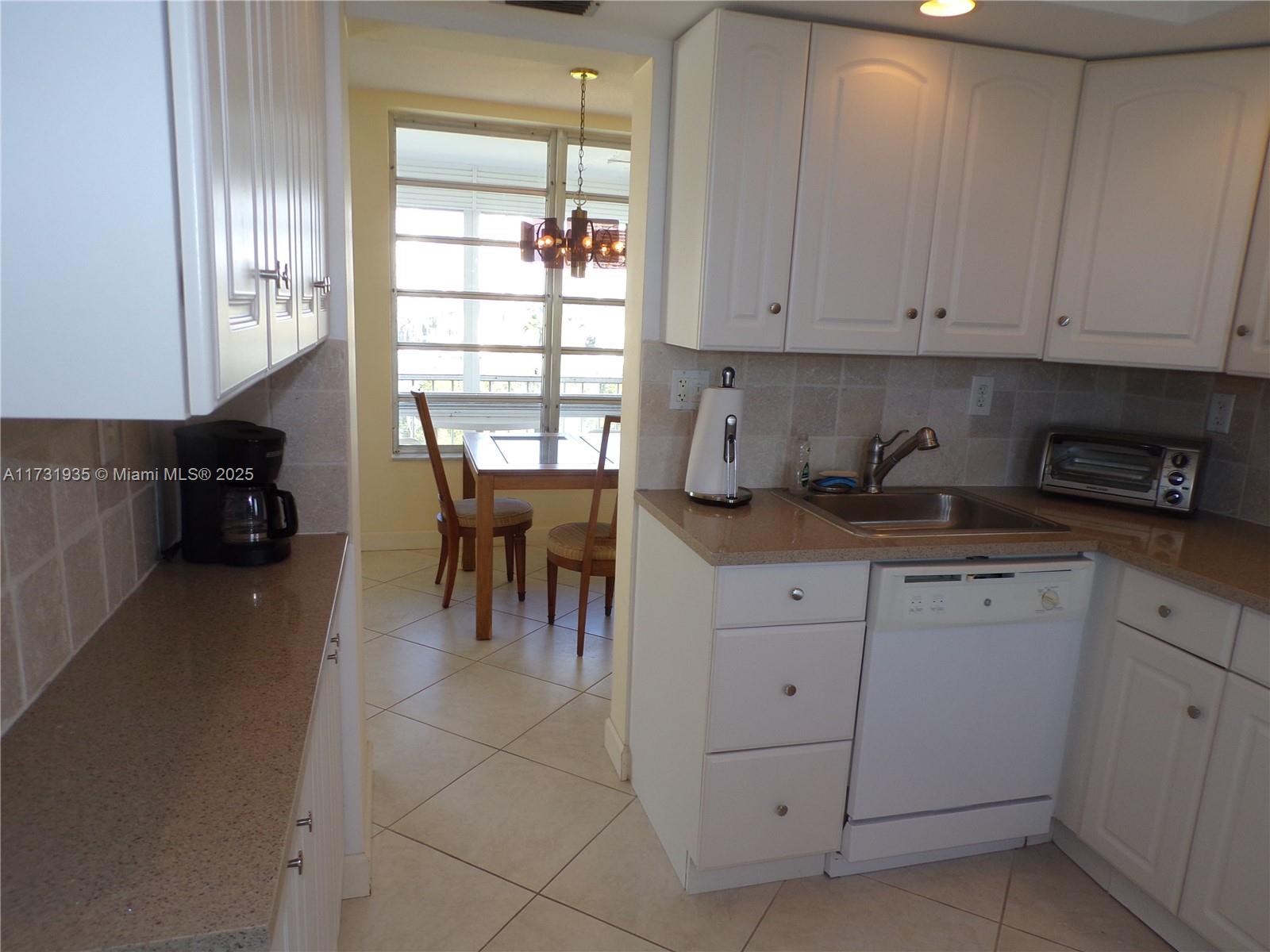 2930 Point East Dr #E602, Aventura, Florida image 34