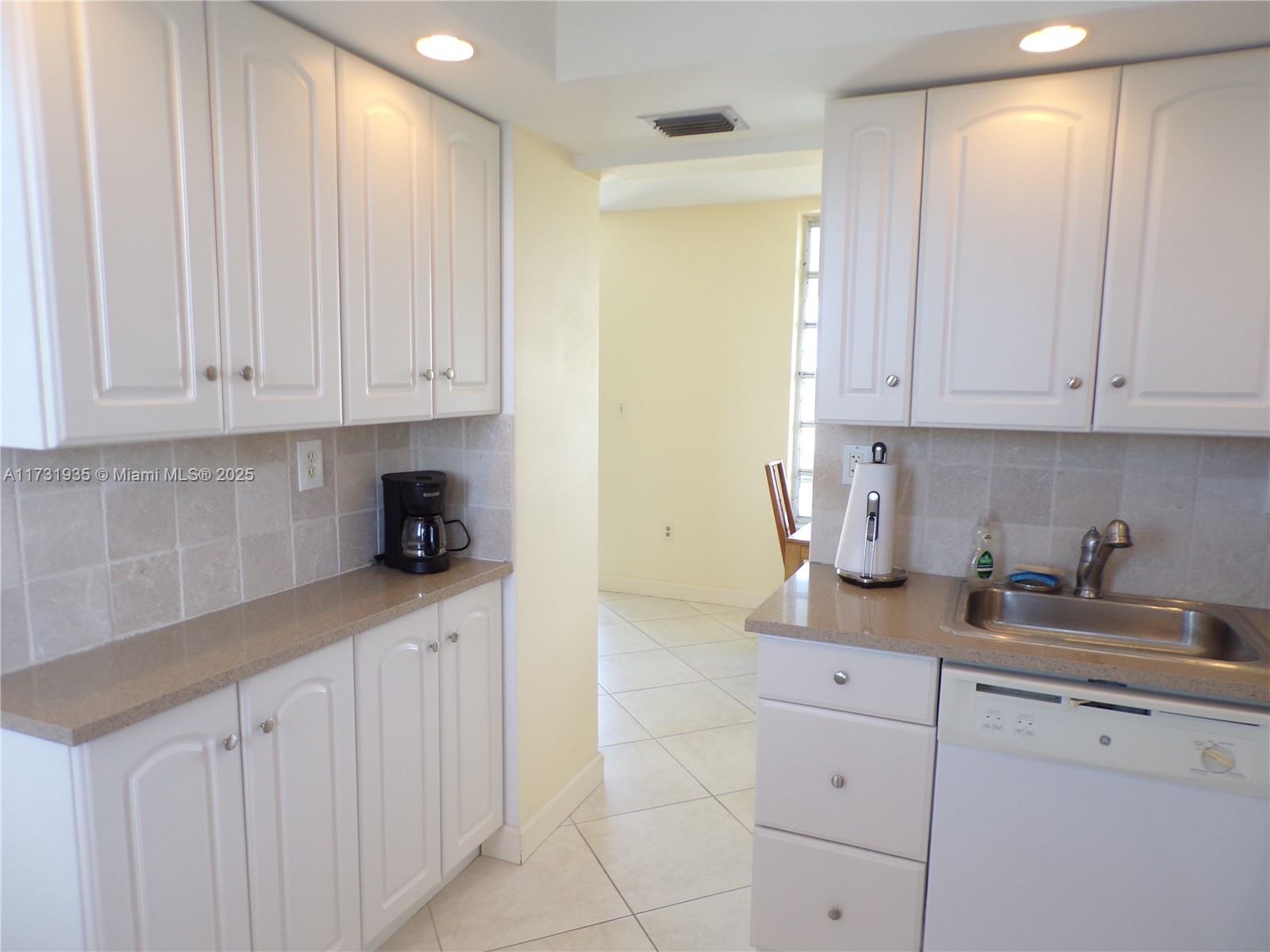 2930 Point East Dr #E602, Aventura, Florida image 35