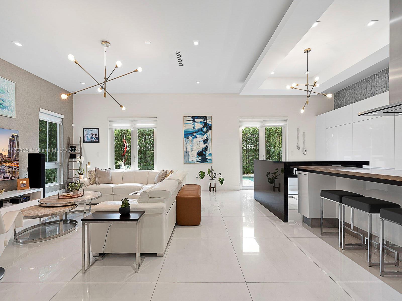 8271 NW 34th Dr, Doral, Florida image 11