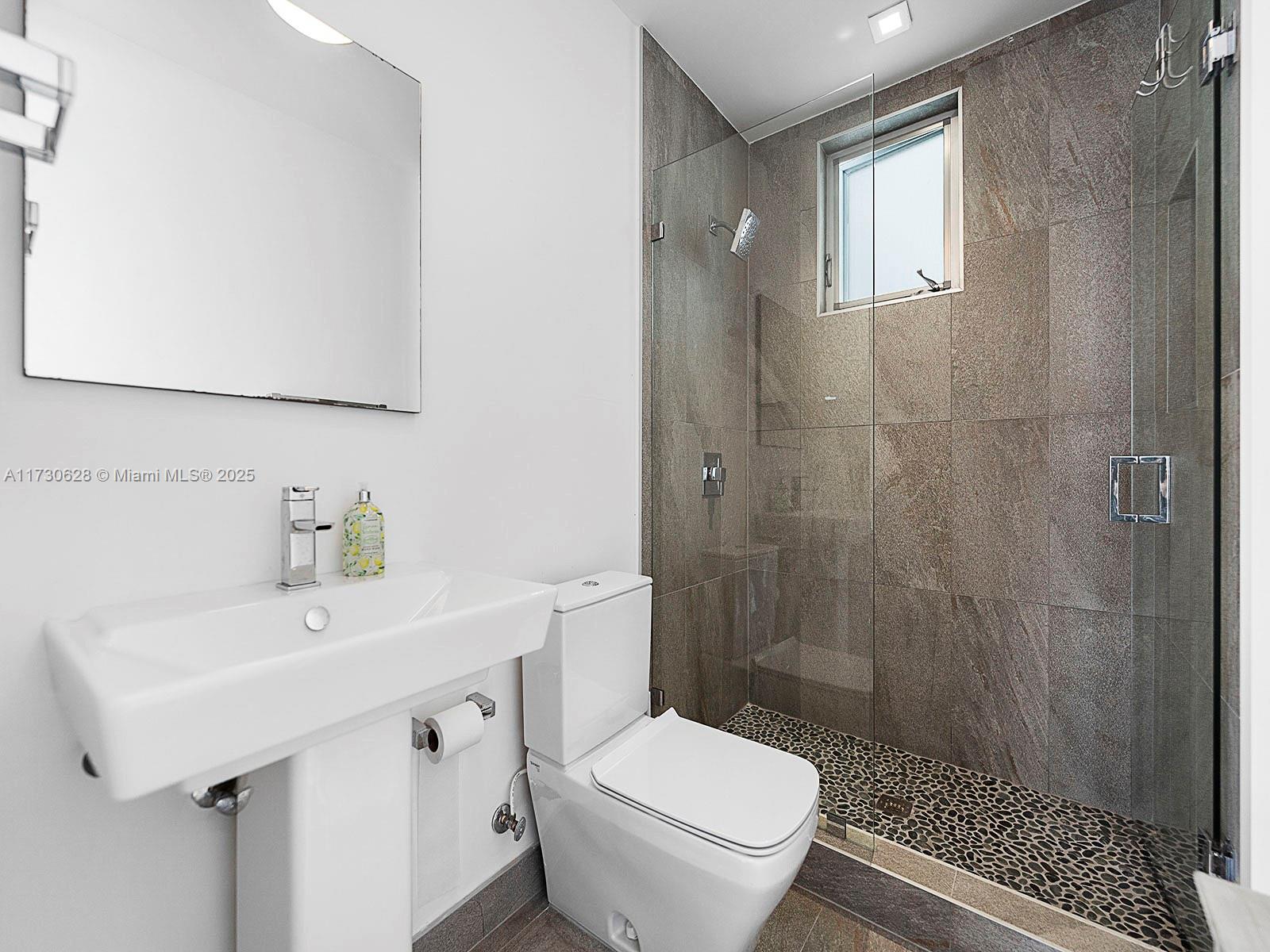 8271 NW 34th Dr, Doral, Florida image 43