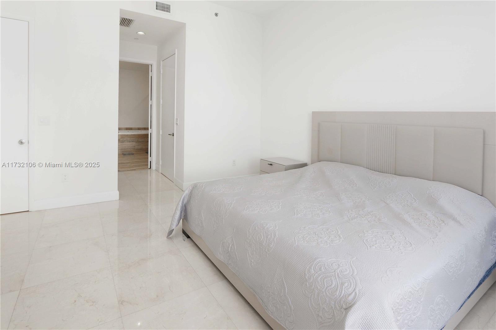 15901 Collins Ave #4102, Sunny Isles Beach FL 33160