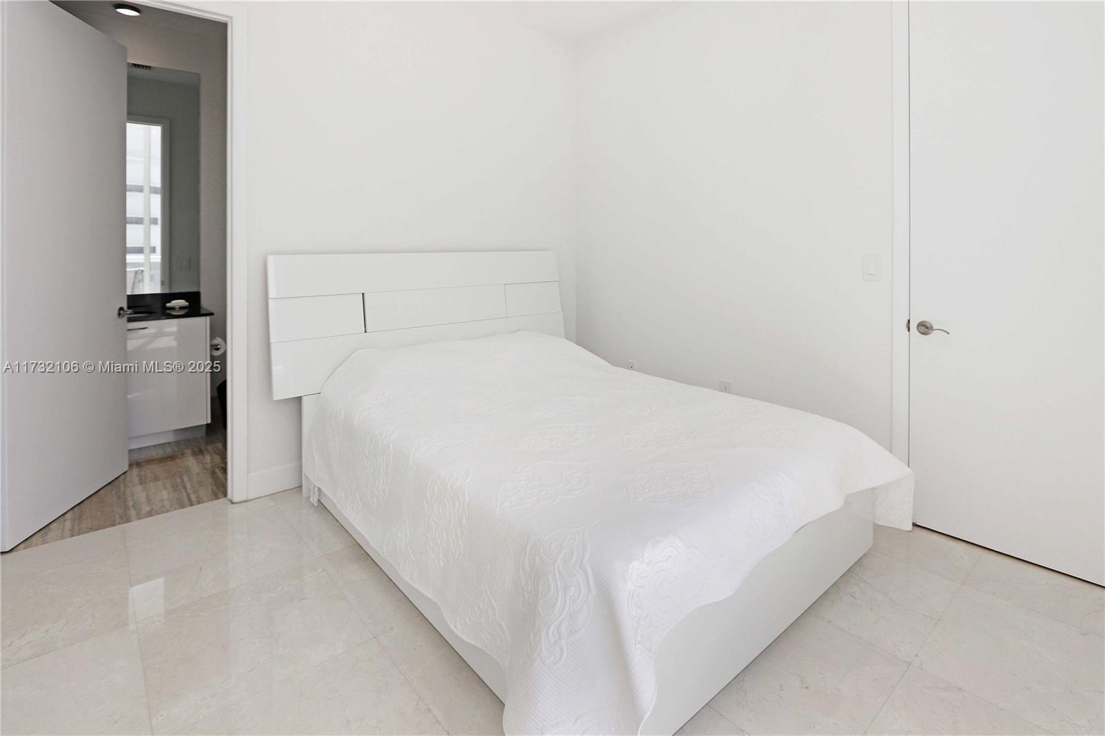 15901 Collins Ave #4102, Sunny Isles Beach FL 33160