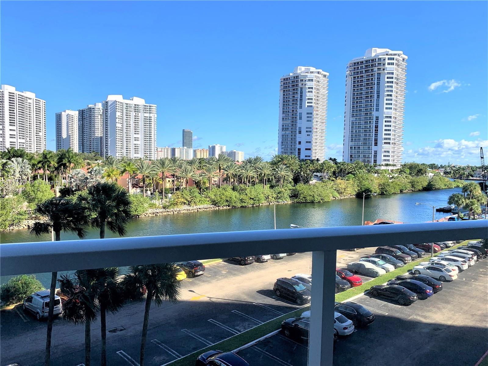 3701 N Country Club Dr #502, Aventura, Florida image 2