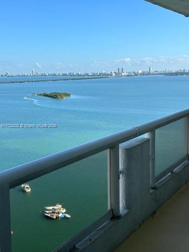 This Unit is ideally located in the heart of Downtown Miami on beautiful Biscayne Bay. This 2-bedroom plus den luxurious oasis is ready for you if you are looking for the best water-front location in Miami!  Enjoy the gorgeous water views from the spacious and private balcony along with the perfect view of the bay and Margaret Pace Park.  Just 3 miles from South Beach  & walking distance to entertainment, sports & the arts.  It is the perfect place to relax and experience the ultimate Miami vibe!  ONLY AVAILABLE FOR SEASONAL RENTAL - MINIMUM 3 MONTHS