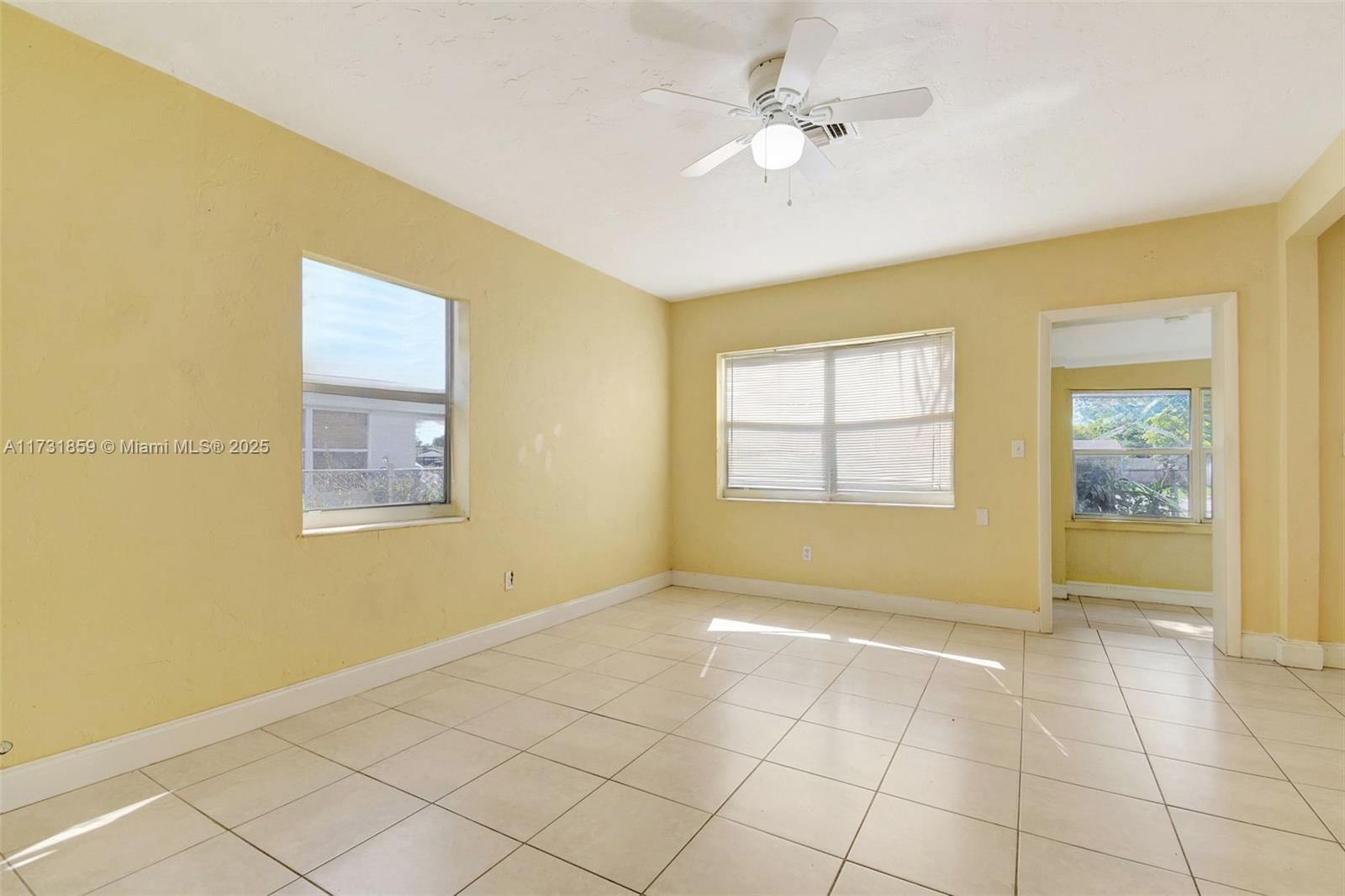 1645 NE 180th St, North Miami Beach, Florida image 8