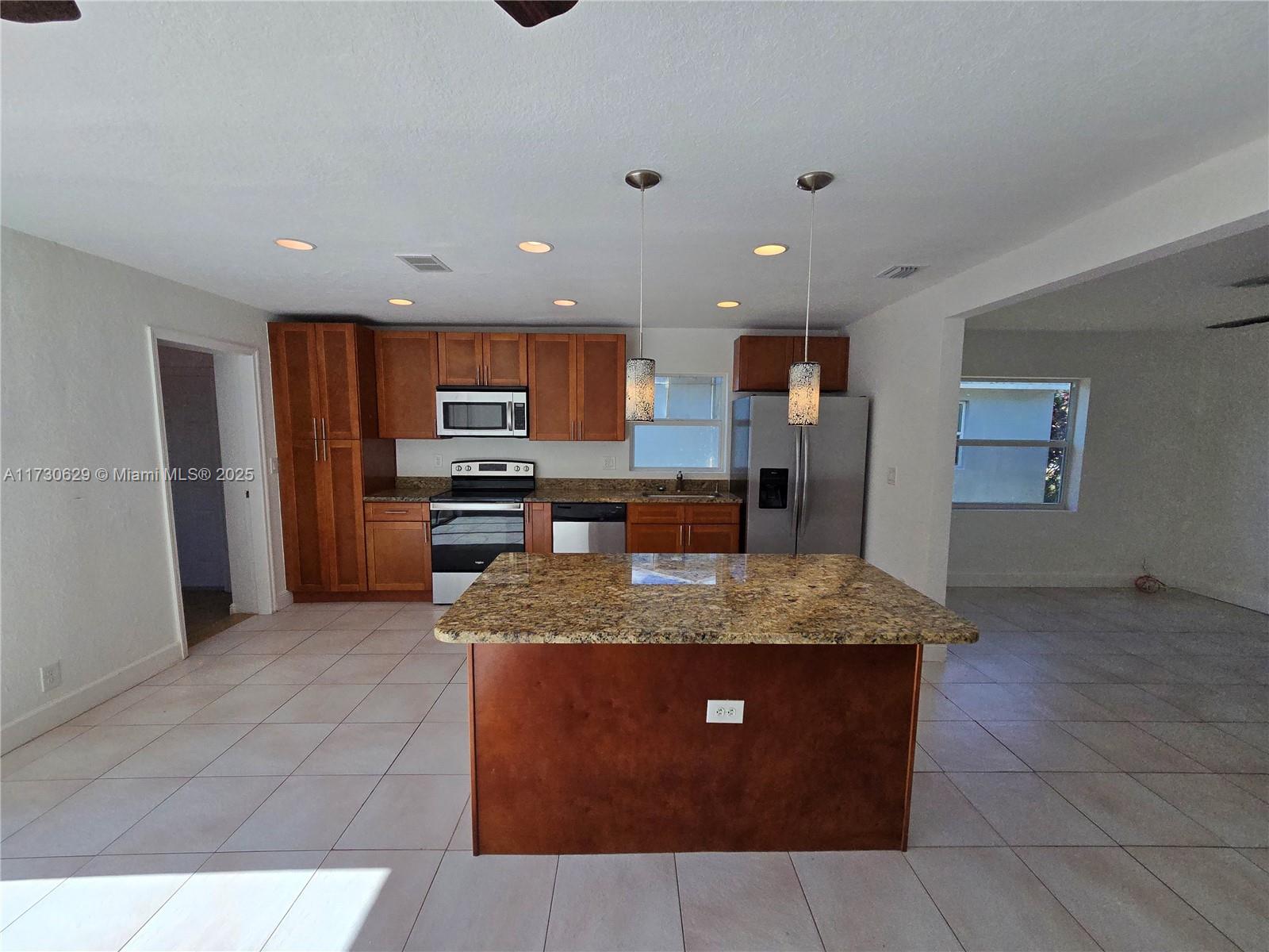 2722 Pierce St, Hollywood, Florida image 13