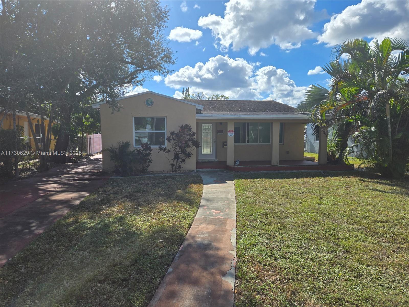 2722 Pierce St, Hollywood, Florida image 2