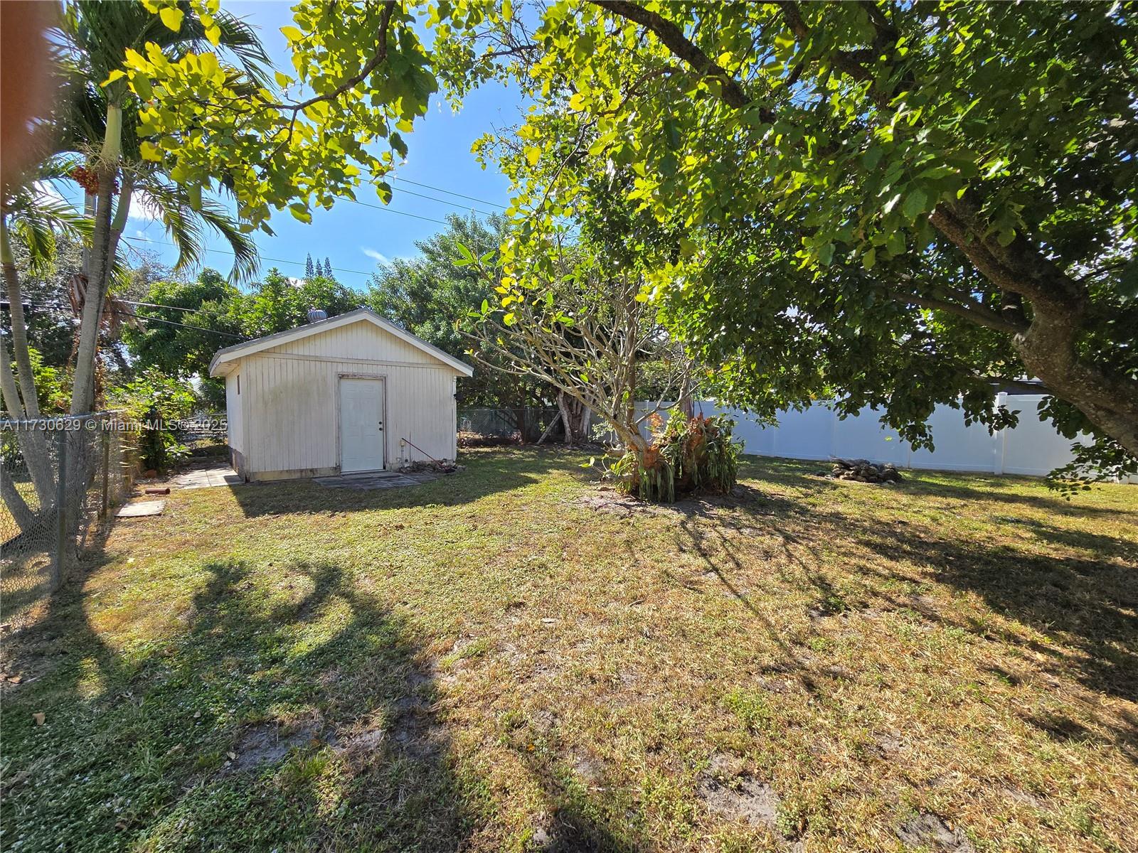 2722 Pierce St, Hollywood, Florida image 36