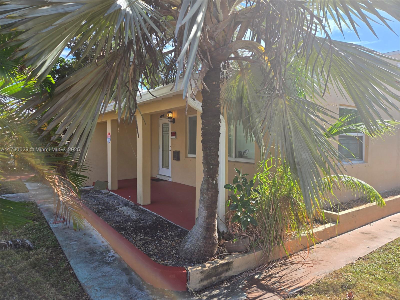 2722 Pierce St, Hollywood, Florida image 5