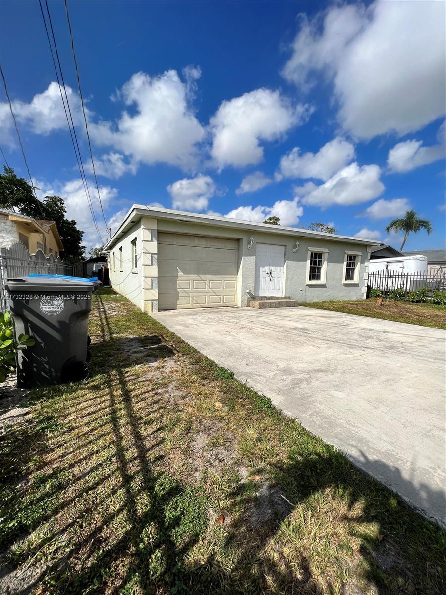 Residential, West Park, Florida image 2