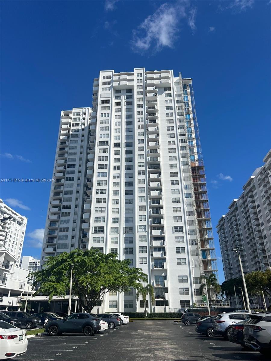 2750 NE 183rd St #1501, Aventura, Florida image 24