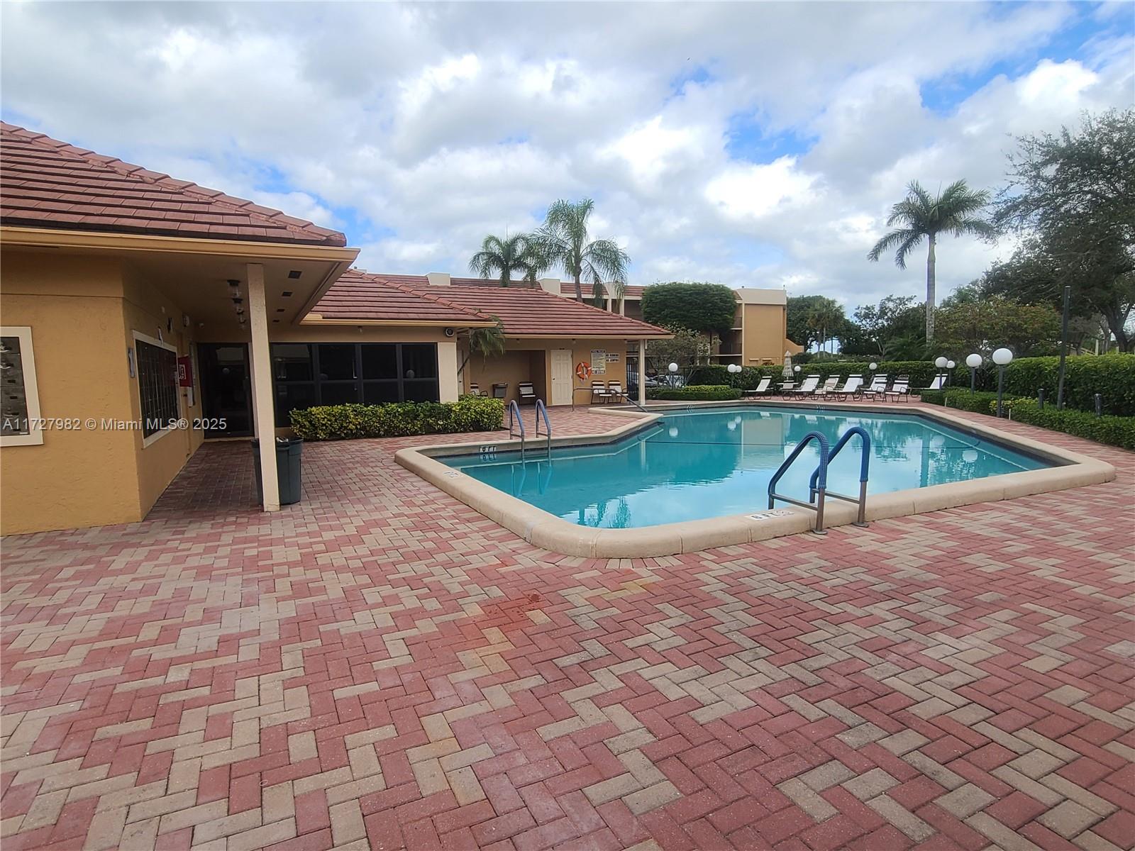 6004 Coral Lake Dr #104, Margate, Florida image 32