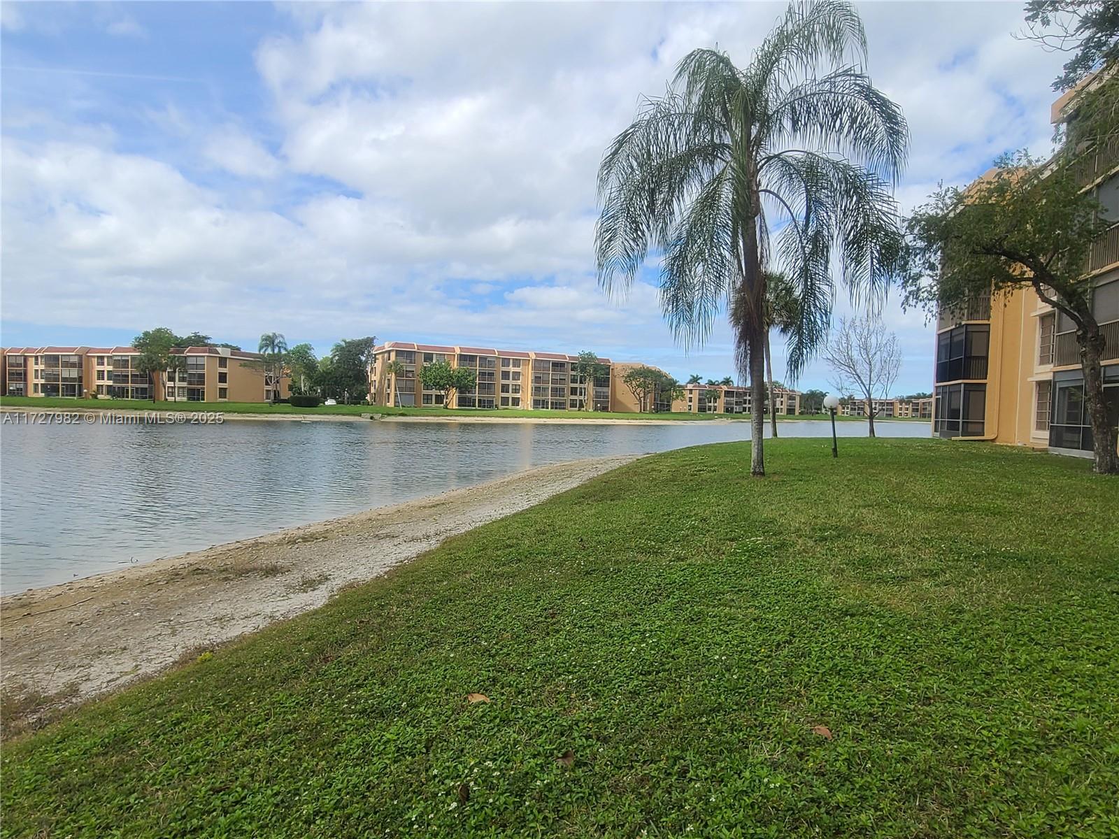 6004 Coral Lake Dr #104, Margate, Florida image 5