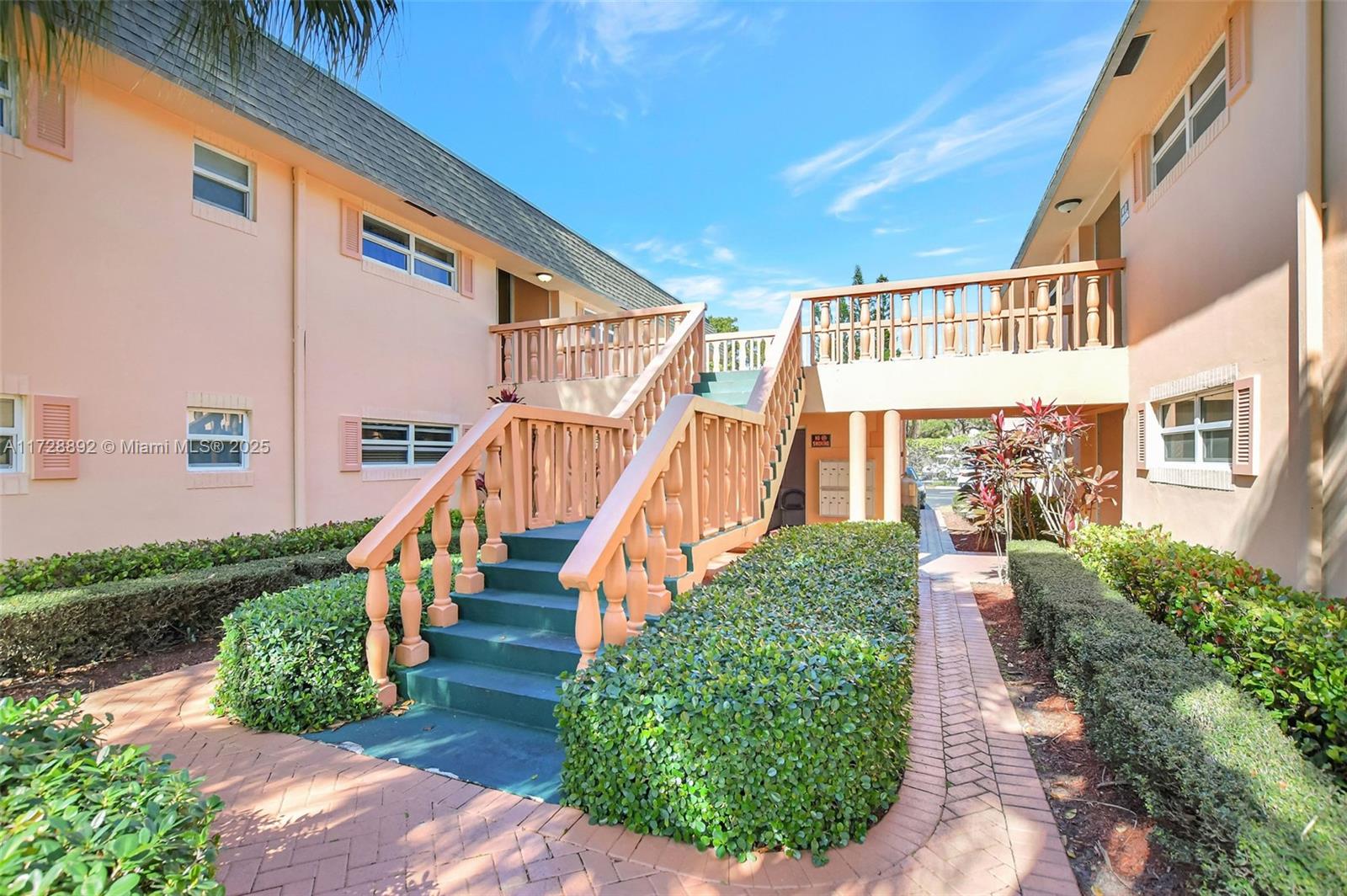 Residential, Deerfield Beach, Florida image 12