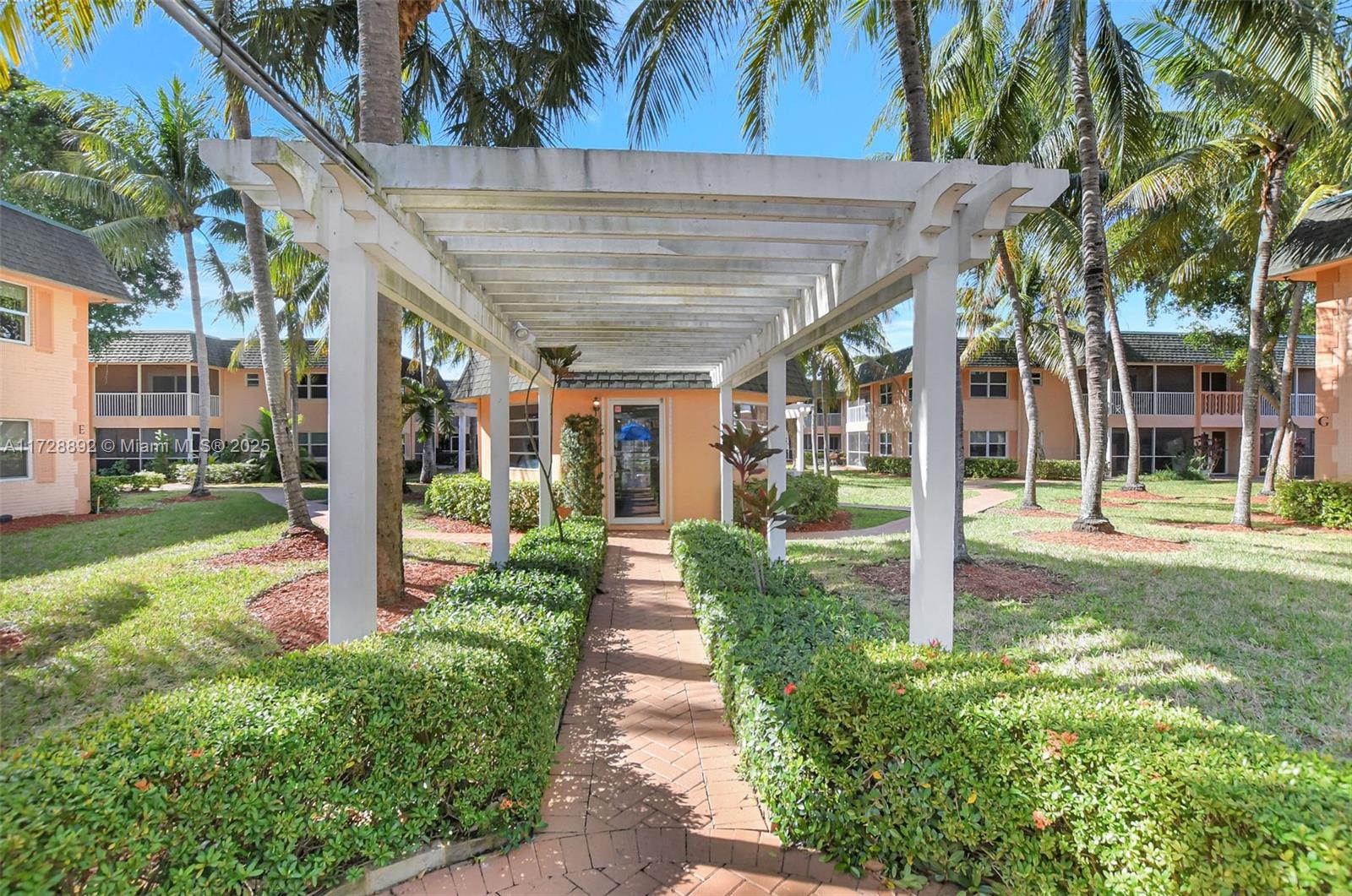 Residential, Deerfield Beach, Florida image 13