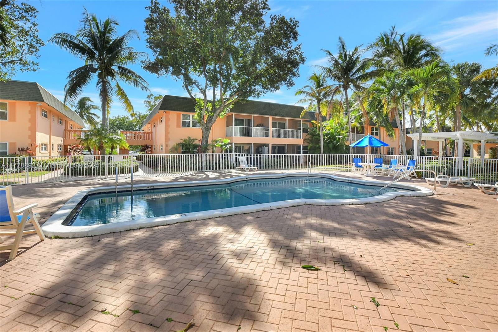 Residential, Deerfield Beach, Florida image 15