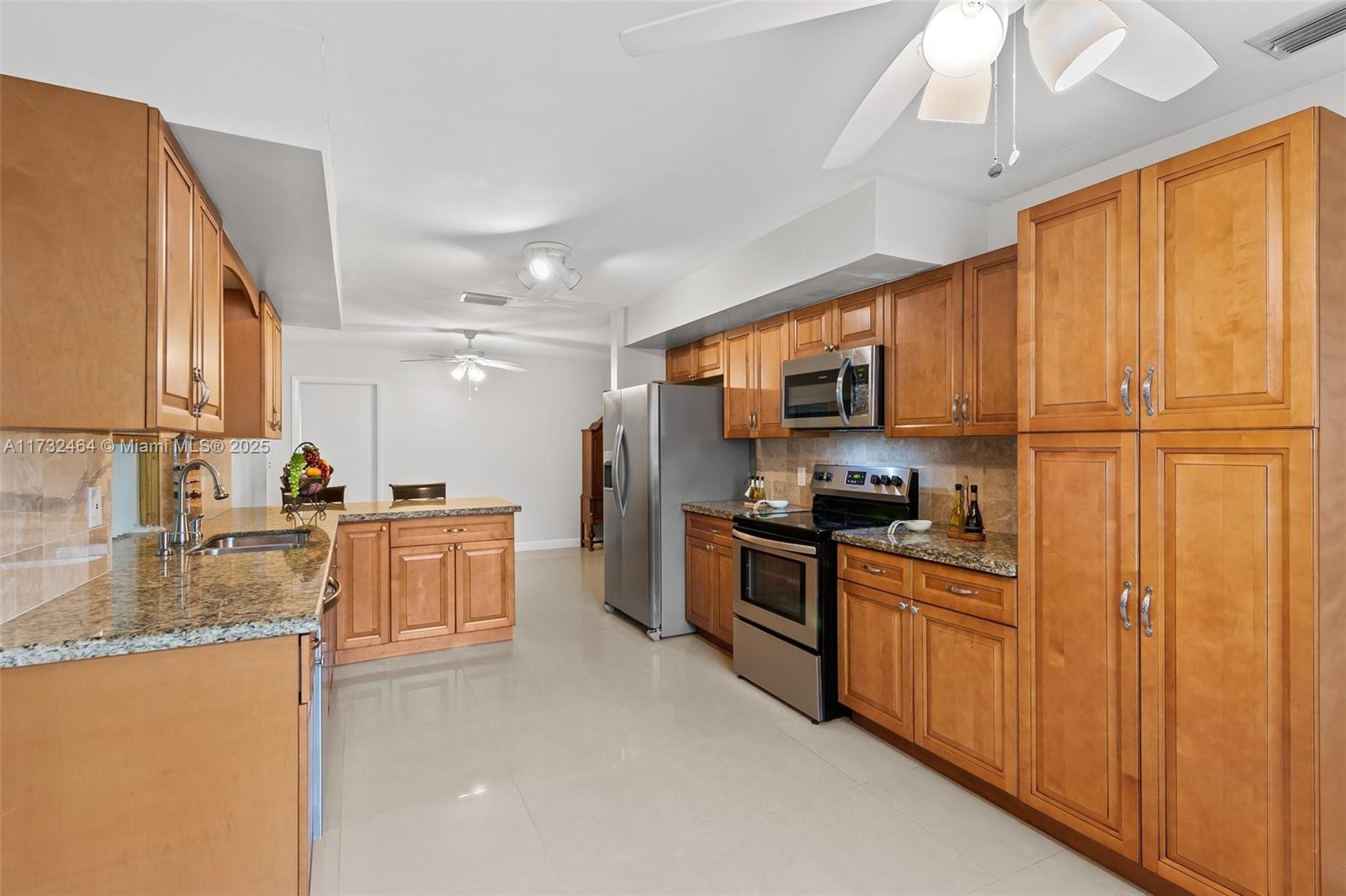 5501 Johnson St, Hollywood, Florida image 3