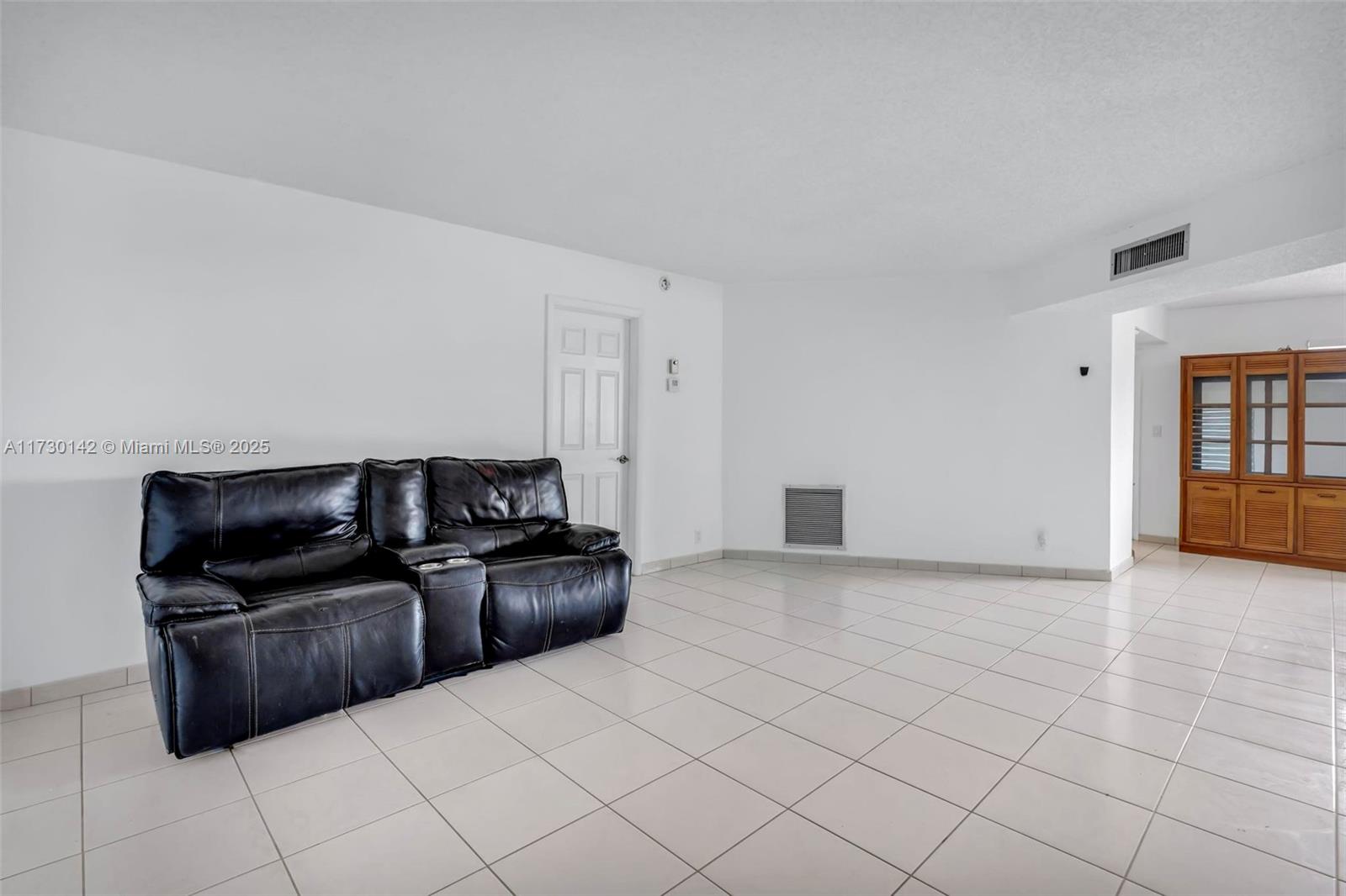 3990 NW 42nd Ave #403, Lauderdale Lakes, Florida image 4