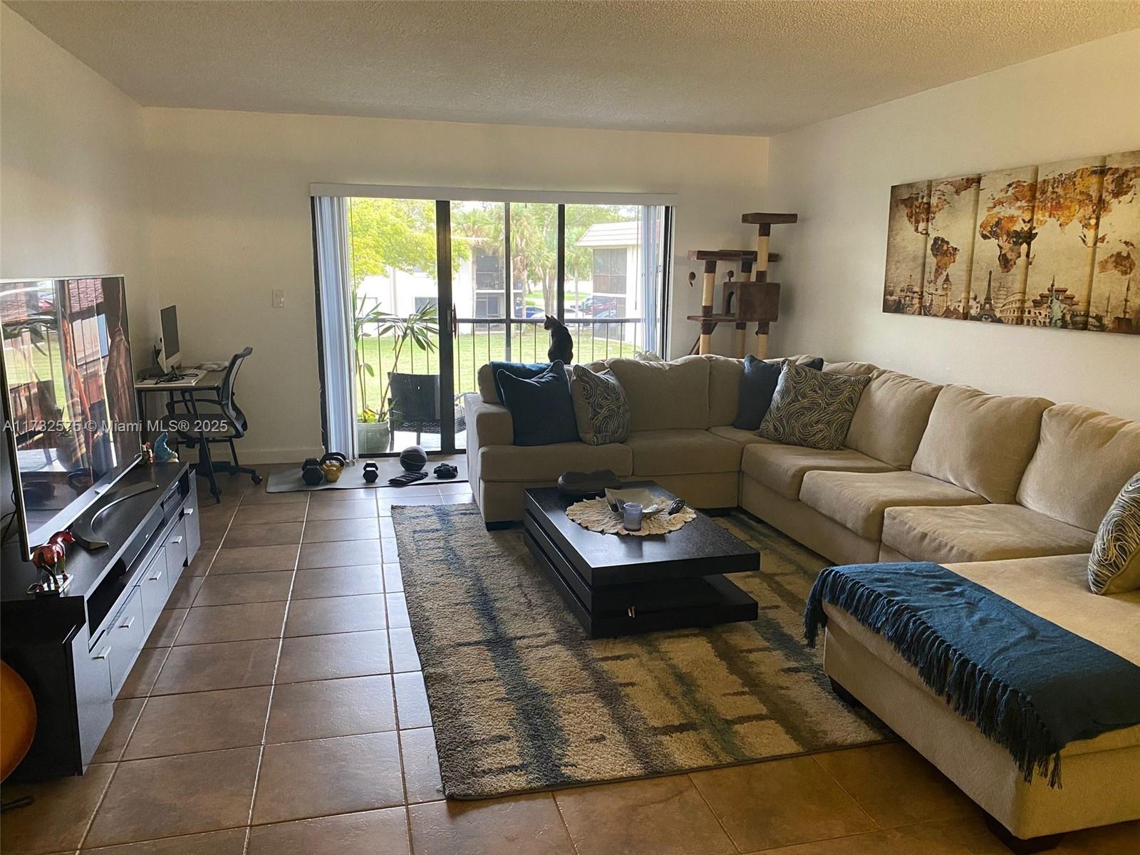 16278 Laurel Dr #202, Weston, Florida image 3