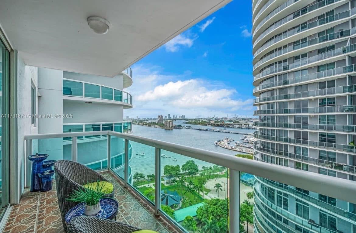 SPECTACULAR BAY & CITY VIEWS FROM THE 20thFLOOR. HUGE 1/1.5 W/1095 SQFT OF AC SPACE + 105 SQFT IN TERRACE W/VERY SPACIOUS LIVING/DINING W/OPEN KITCHEN.TOTALLY UPDATED.CABLE,INTERNET & WATER INCLUDED IN HOA.FULL SERVICE BUILDING.STATE OF THE ART GYM,POOL,SPA,VALET & SO MUCH MORE.INTERNET,CABLE,WATER & 1 PARKING INCLUDED IN RENT.WALK TO PARK,SHOPS,BANKS,PUBLIX,CAFES,NIGHTLIFE & PEOPLE MOVER. 5 MINUTES TO SOUTH BEACH,BRICKELL,DOWNTOWN,THE AAA, PAC, MIDTOWN,THE DESIGN DISTRICT,WYNWOOD AND ALL THAT IS HAPPENING IN THE NEW URBAN MIAMI.EASY ACCESS TO ALL MAJOR HIGHWAYS.